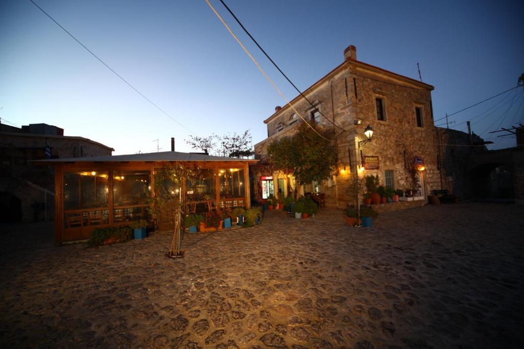 Pyrgos Houses&Restaurant Avgonima Exterior foto